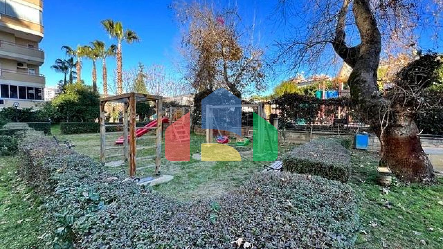 Квартира 3+1 с отдельной кухней в центре Алании