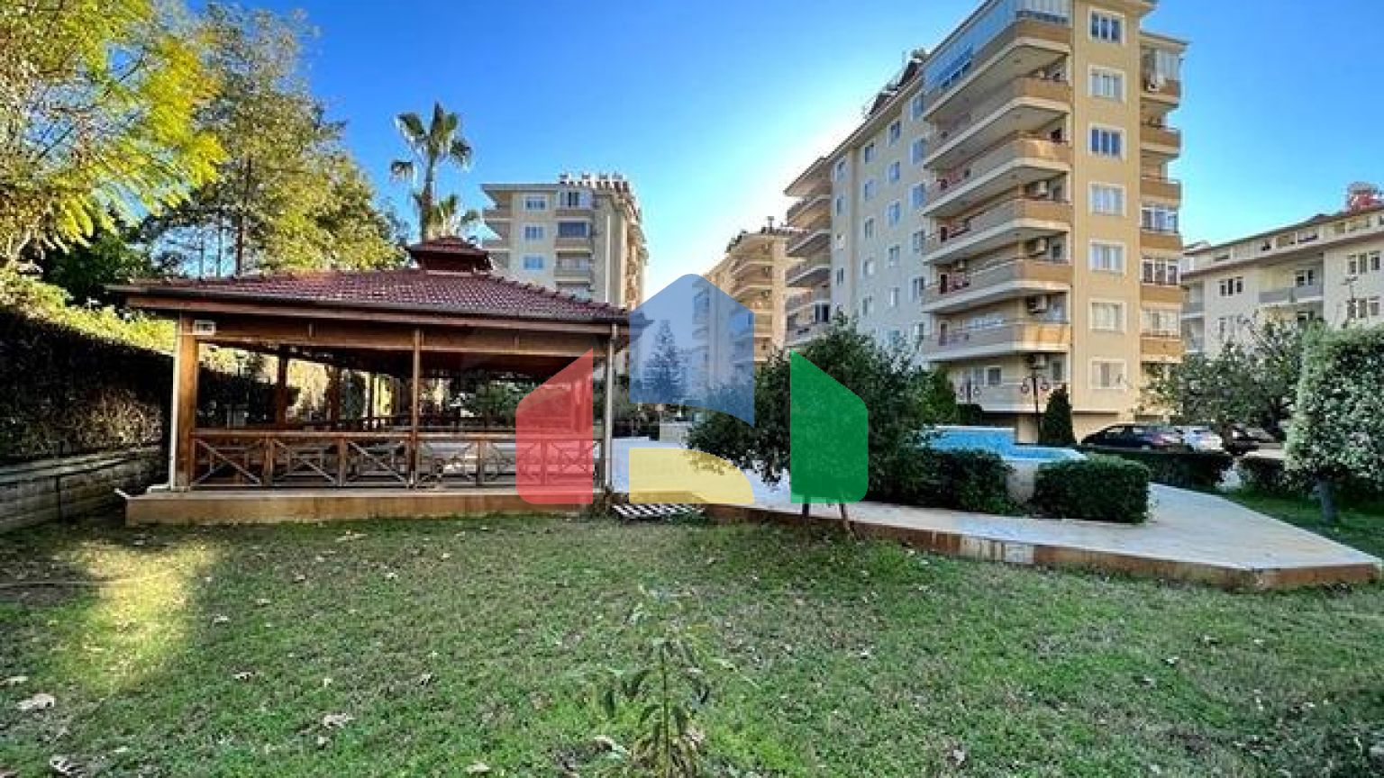 Квартира 3+1 с отдельной кухней в центре Алании