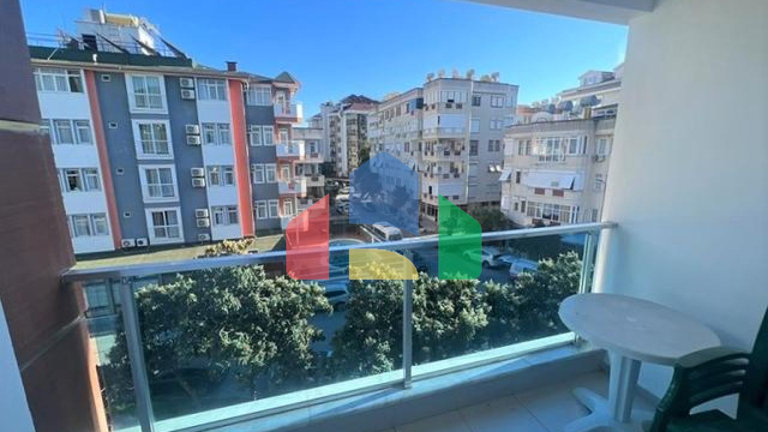 Большой пентхаус планировкой 4+1