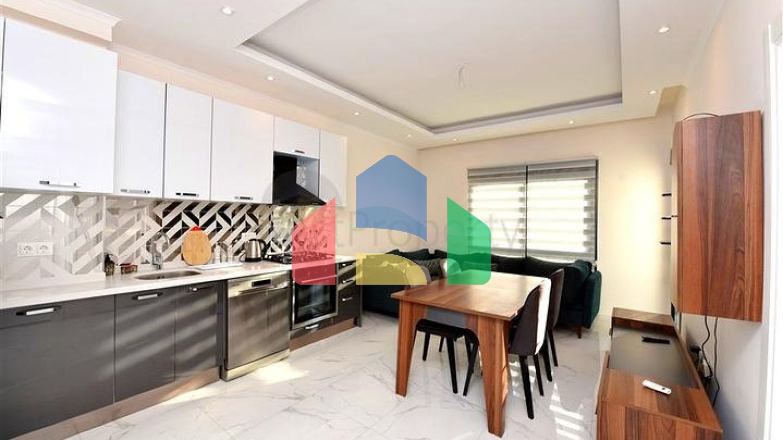 Просторная квартира в районе пляжа Клеопатра