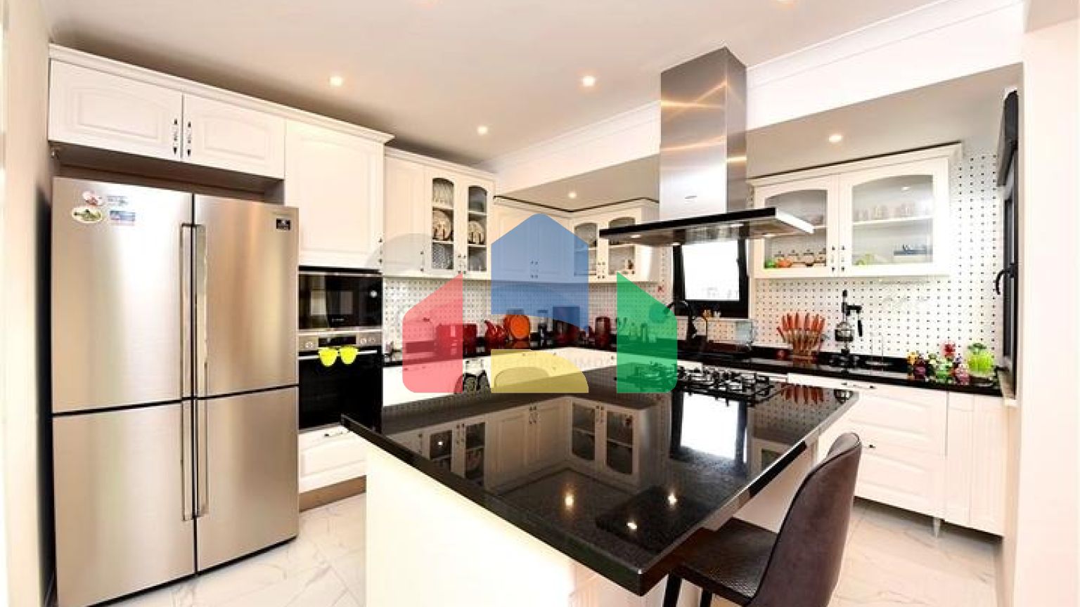 Просторная квартира в районе пляжа Клеопатра