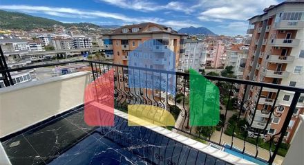 2+1 apartment in the center of Alanya with panoramic sea views