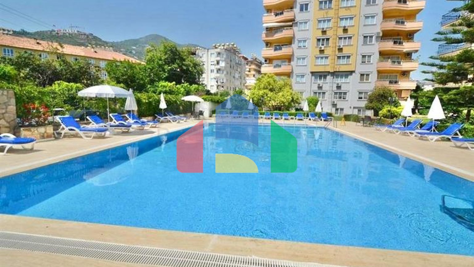 Апартаменти 2 + 1 в центрі Аланії з панорамним видом на море