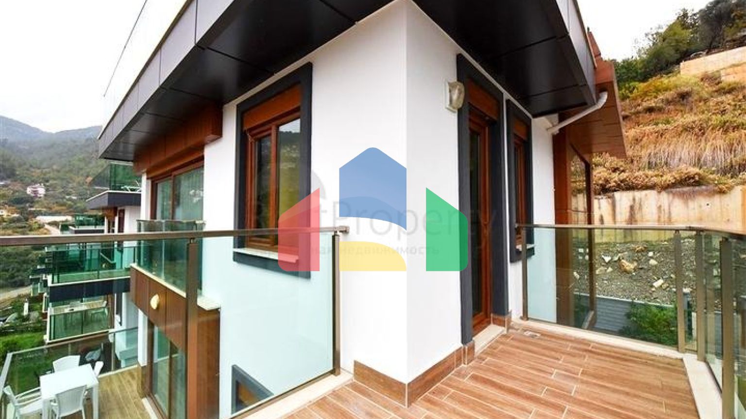 Розкішна вілла під громадянство плануванням 5 + 1 в Аланії