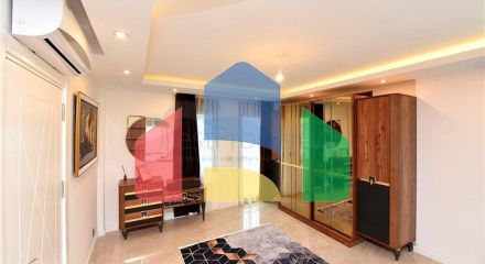 Розкішна вілла під громадянство плануванням 5 + 1 в Аланії