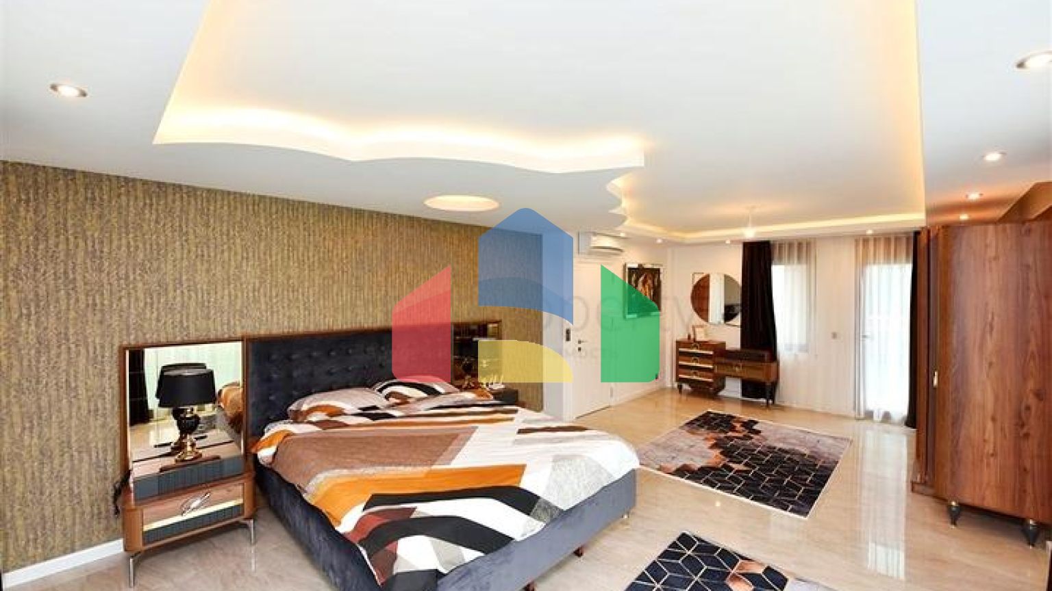 Розкішна вілла під громадянство плануванням 5 + 1 в Аланії