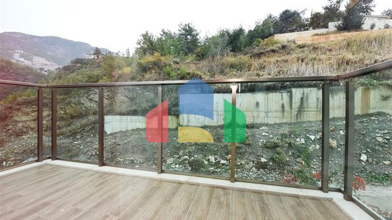 Розкішна вілла під громадянство плануванням 5 + 1 в Аланії