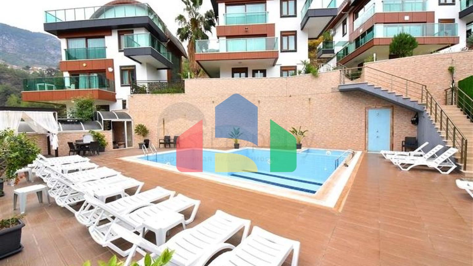 Розкішна вілла під громадянство плануванням 5 + 1 в Аланії