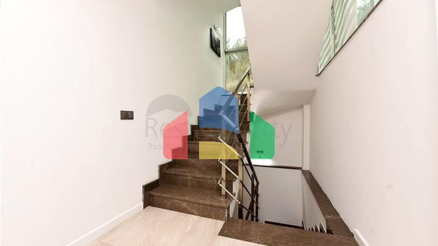 Розкішна вілла під громадянство плануванням 5 + 1 в Аланії