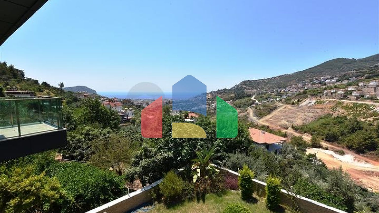 Розкішна вілла під громадянство плануванням 5 + 1 в Аланії