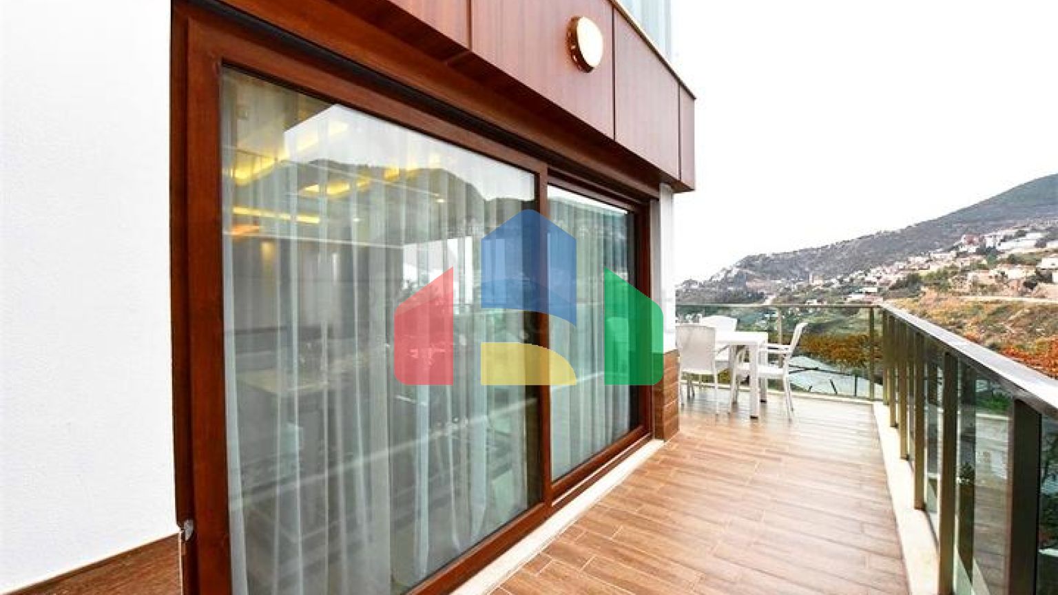 Розкішна вілла під громадянство плануванням 5 + 1 в Аланії