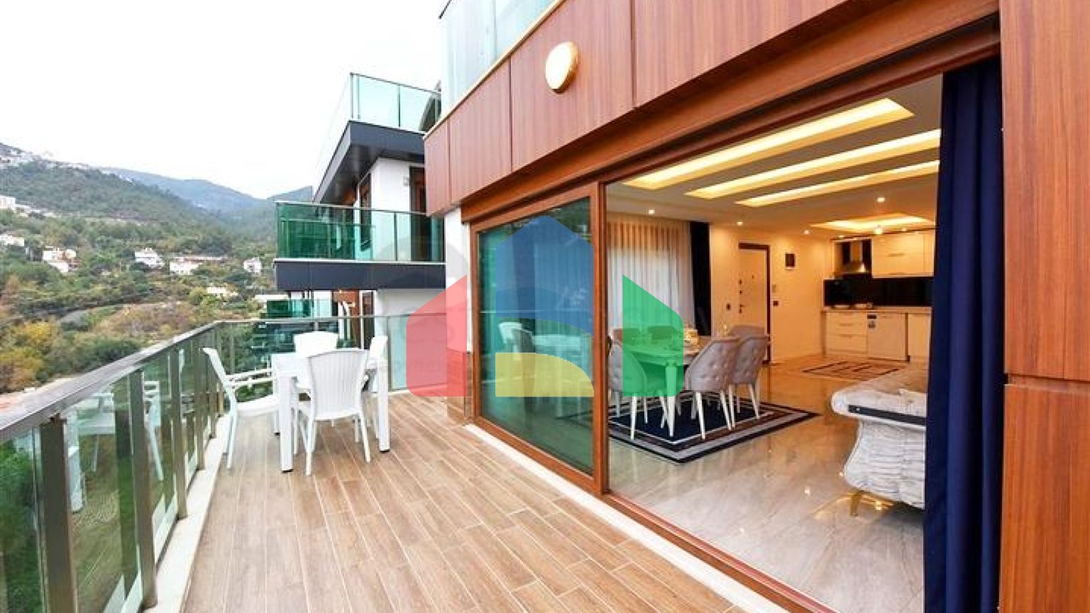 Розкішна вілла під громадянство плануванням 5 + 1 в Аланії