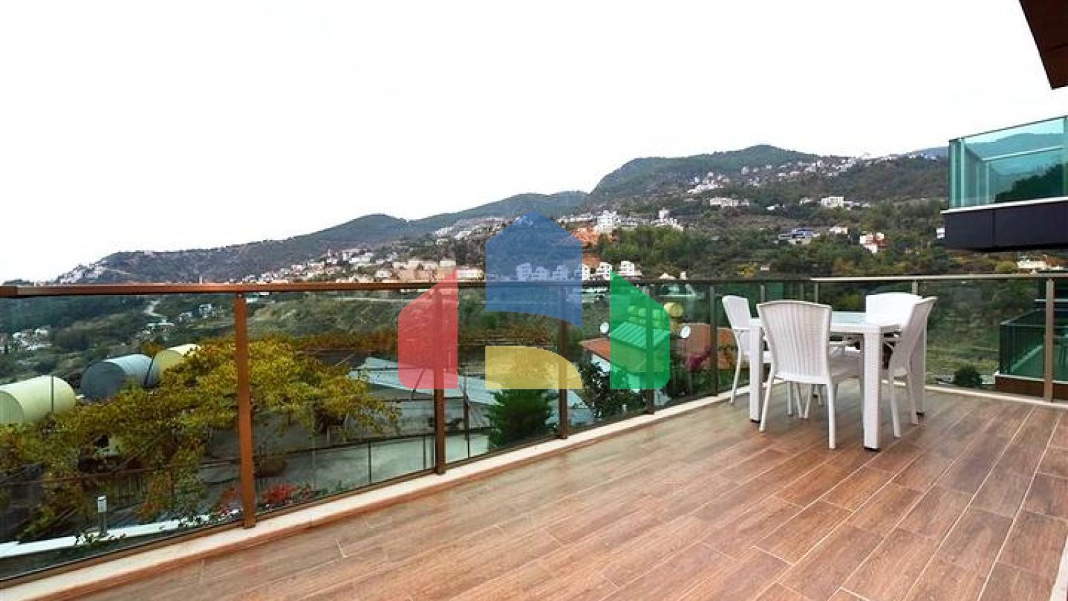 Розкішна вілла під громадянство плануванням 5 + 1 в Аланії