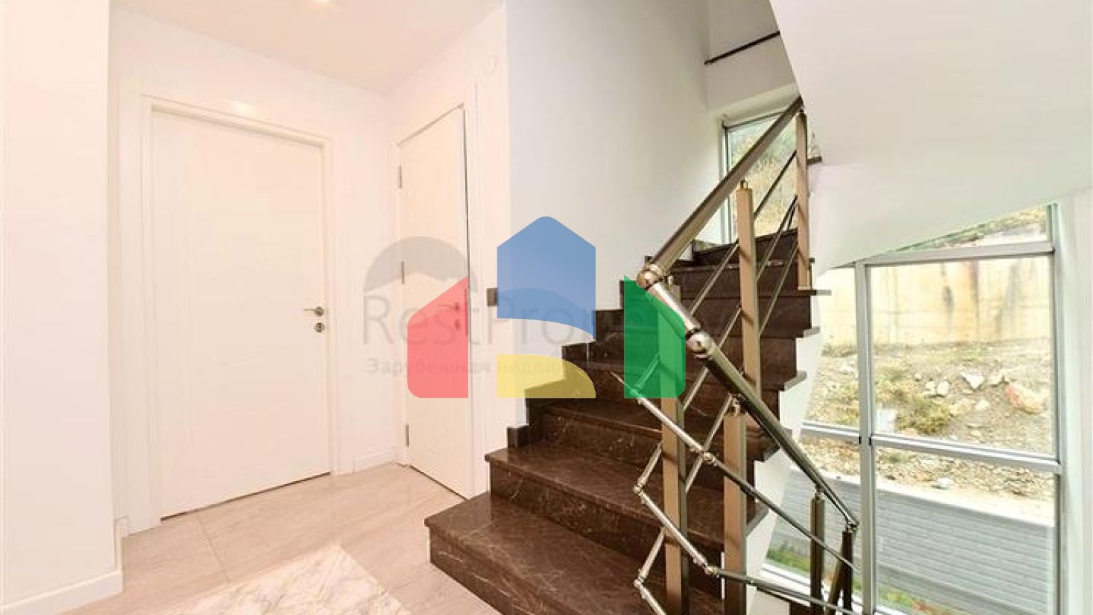 Розкішна вілла під громадянство плануванням 5 + 1 в Аланії