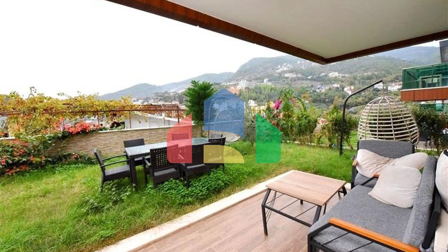 Розкішна вілла під громадянство плануванням 5 + 1 в Аланії