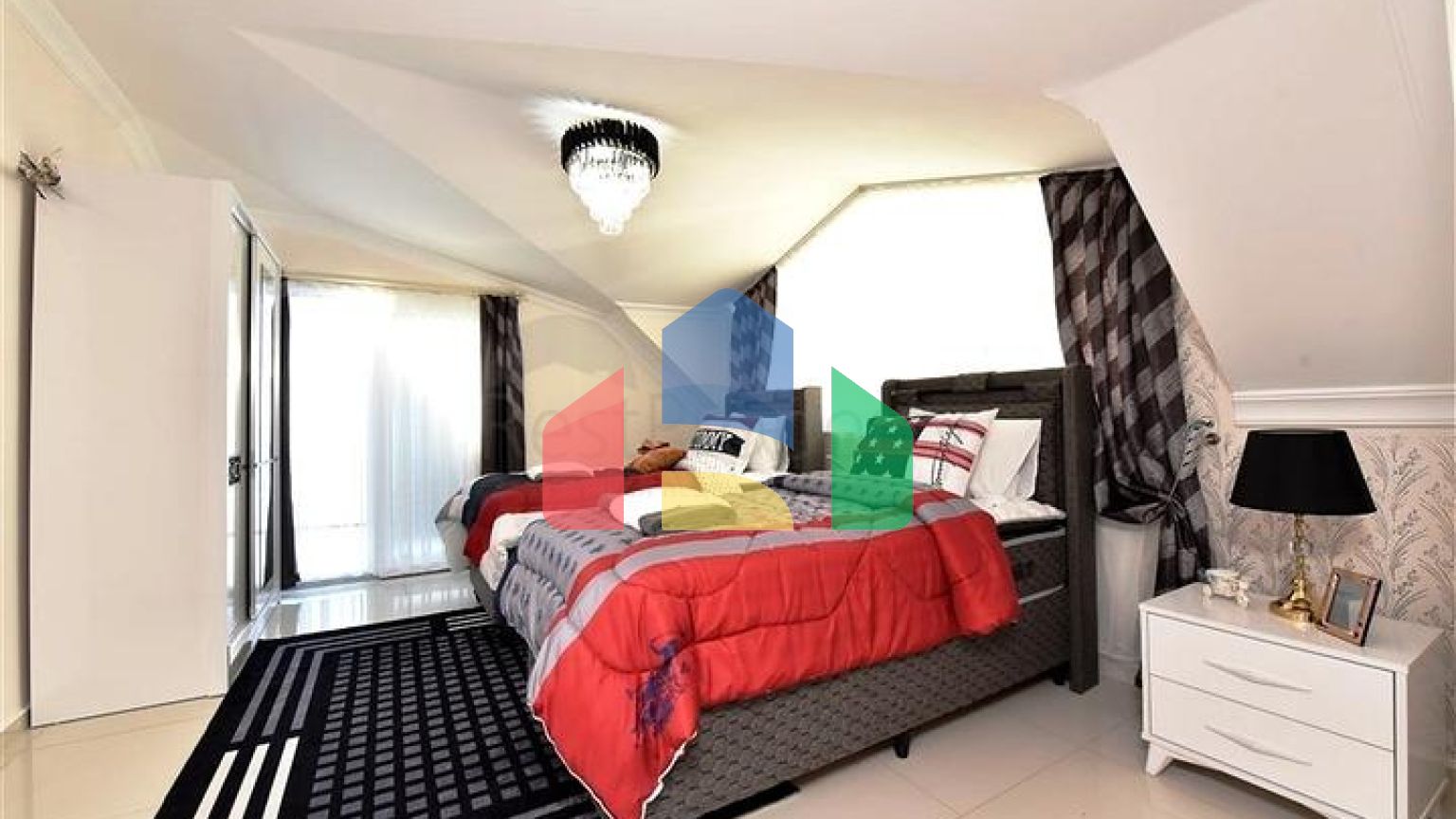 Пентхаус планировкой 2+1 на Клеопатре