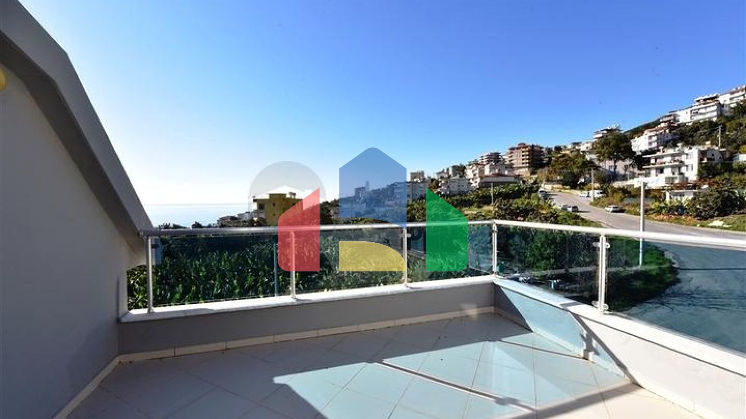 Пентхаус планировкой 2+1 на Клеопатре