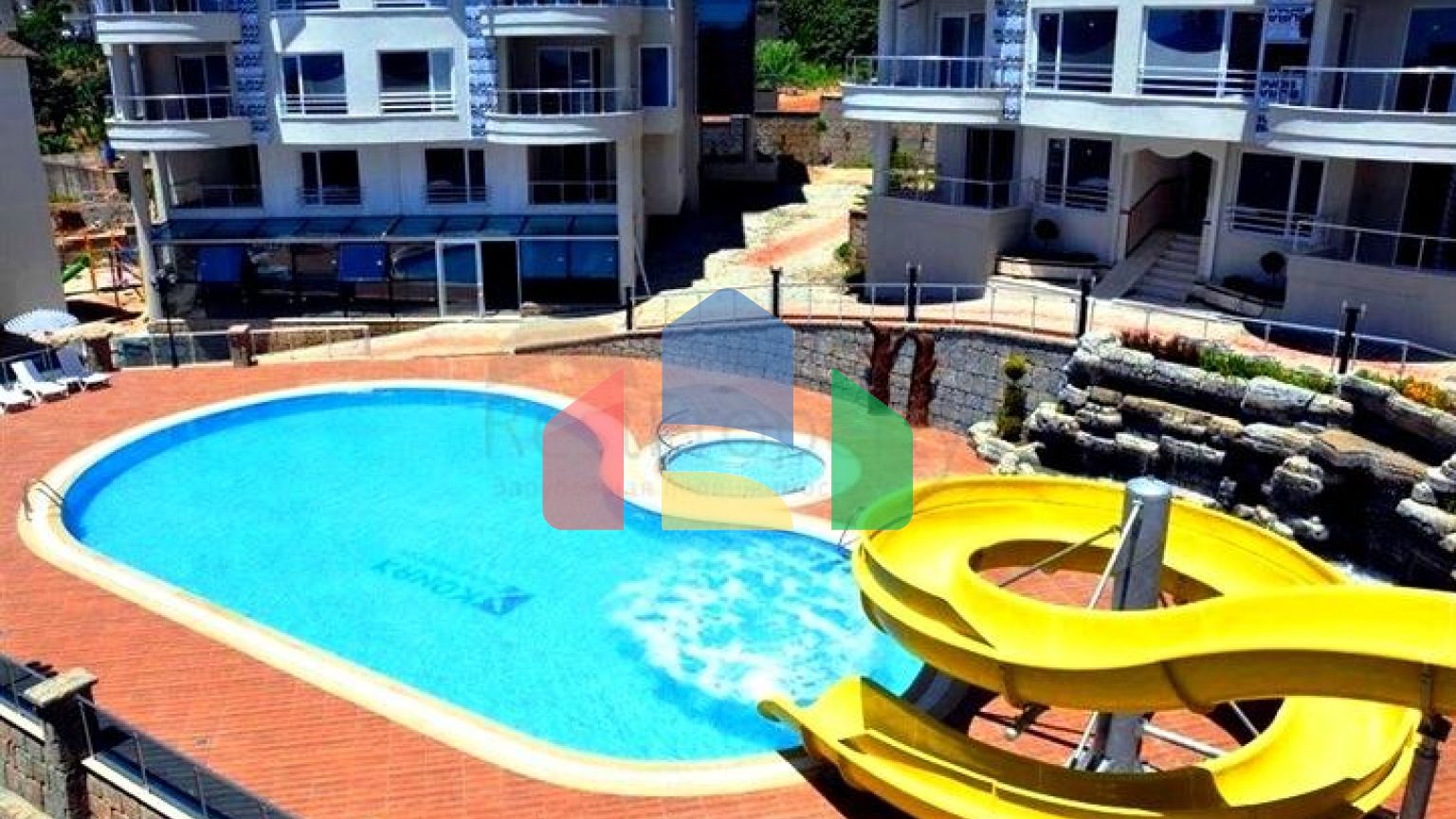 Пентхаус планировкой 2+1 на Клеопатре