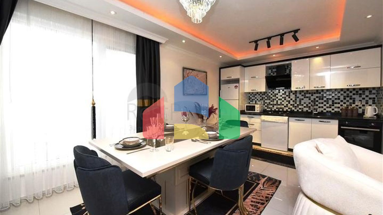 Пентхаус планировкой 2+1 на Клеопатре