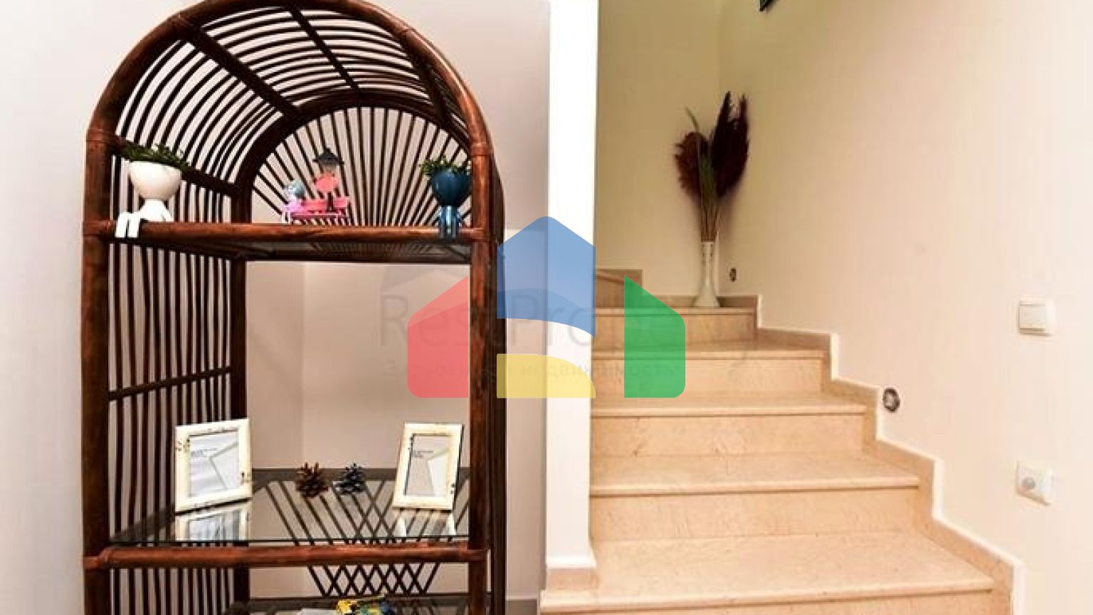 Пентхаус планировкой 2+1 на Клеопатре