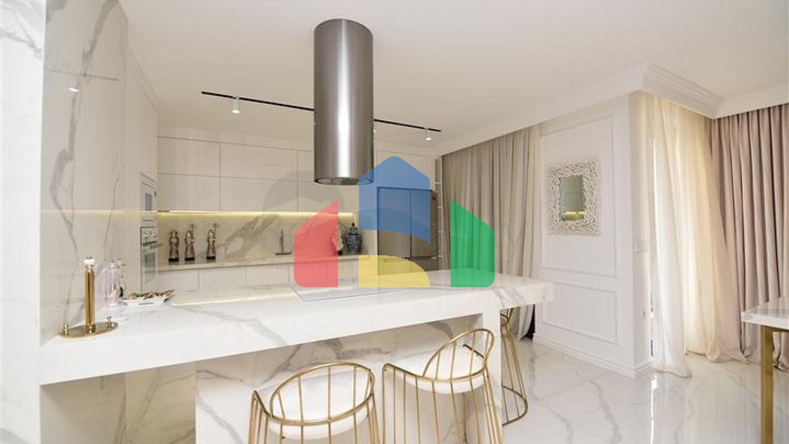 Розкішна квартира 4 + 1 в престижному комплексі Аланії