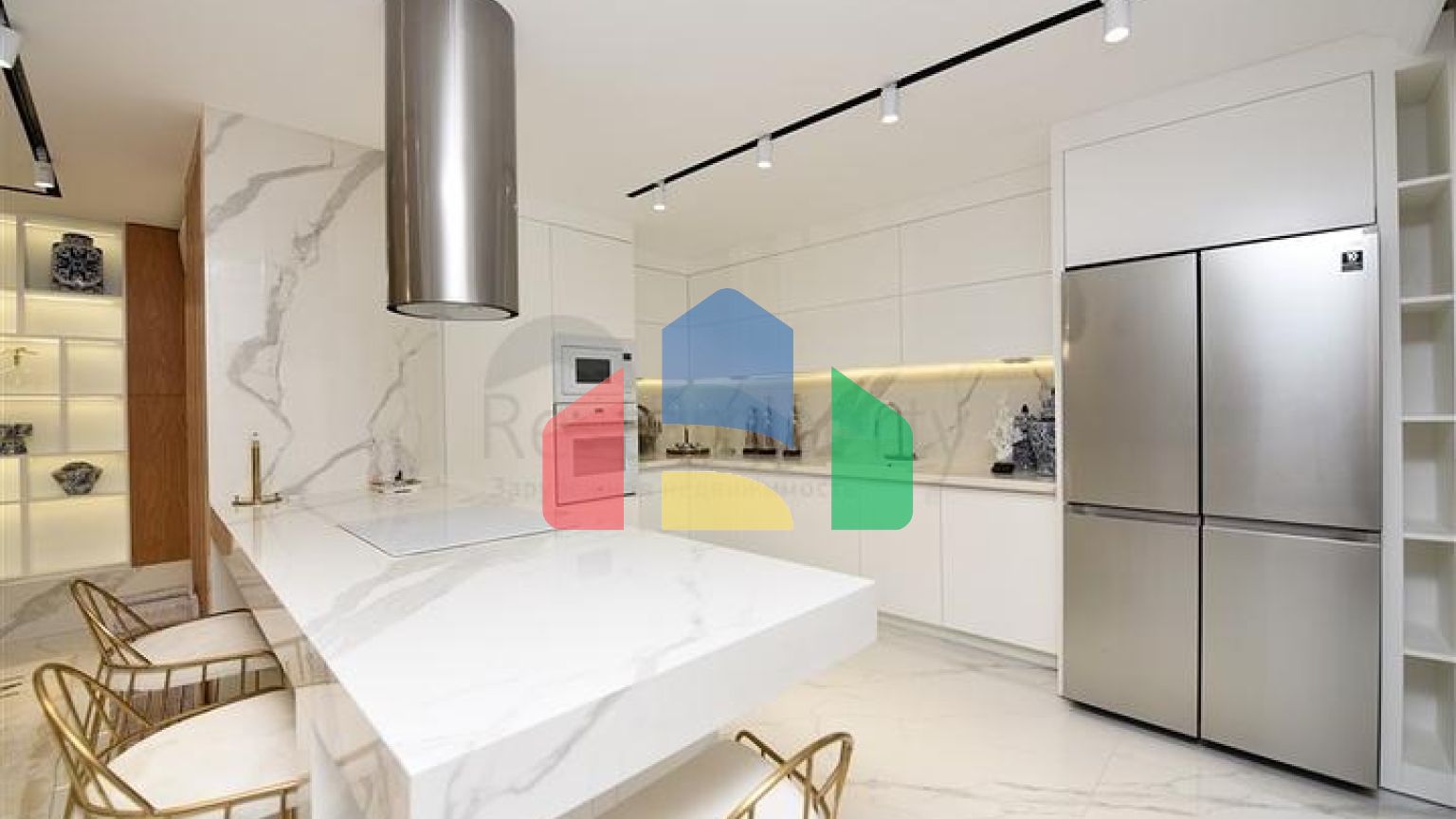 Розкішна квартира 4 + 1 в престижному комплексі Аланії