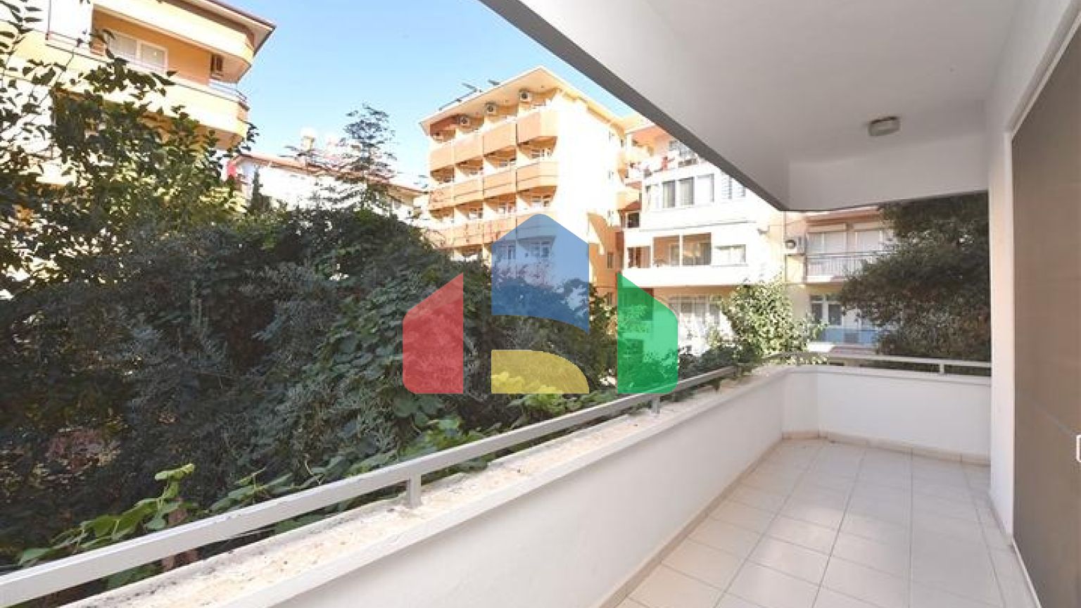 Апартаменти 2+1 в центрі Аланії в 50м від моря для отримання турецького громадянства