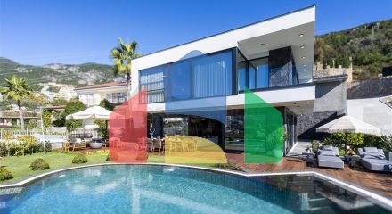 Luxury villas with panoramic views of the Mediterranean Sea