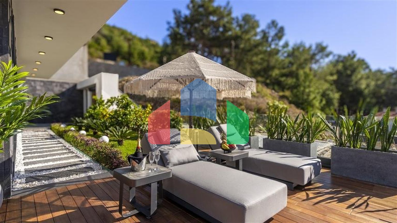 Шикарные виллы с панорамным видом на Средиземное море