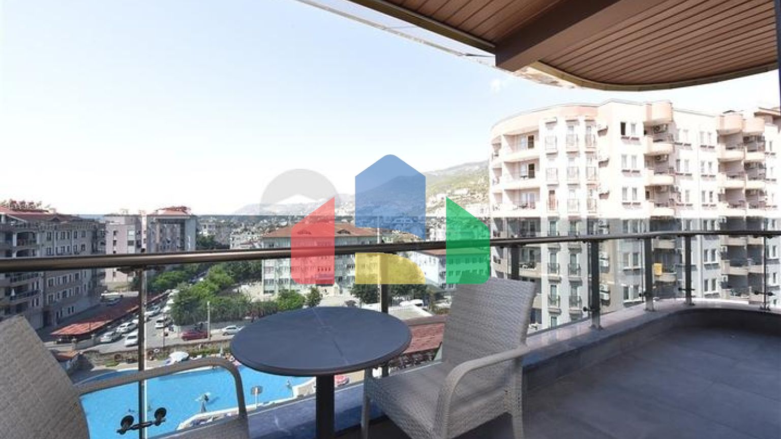 Шикарний пентхаус плануванням 2 + 1 на Клеопатрі