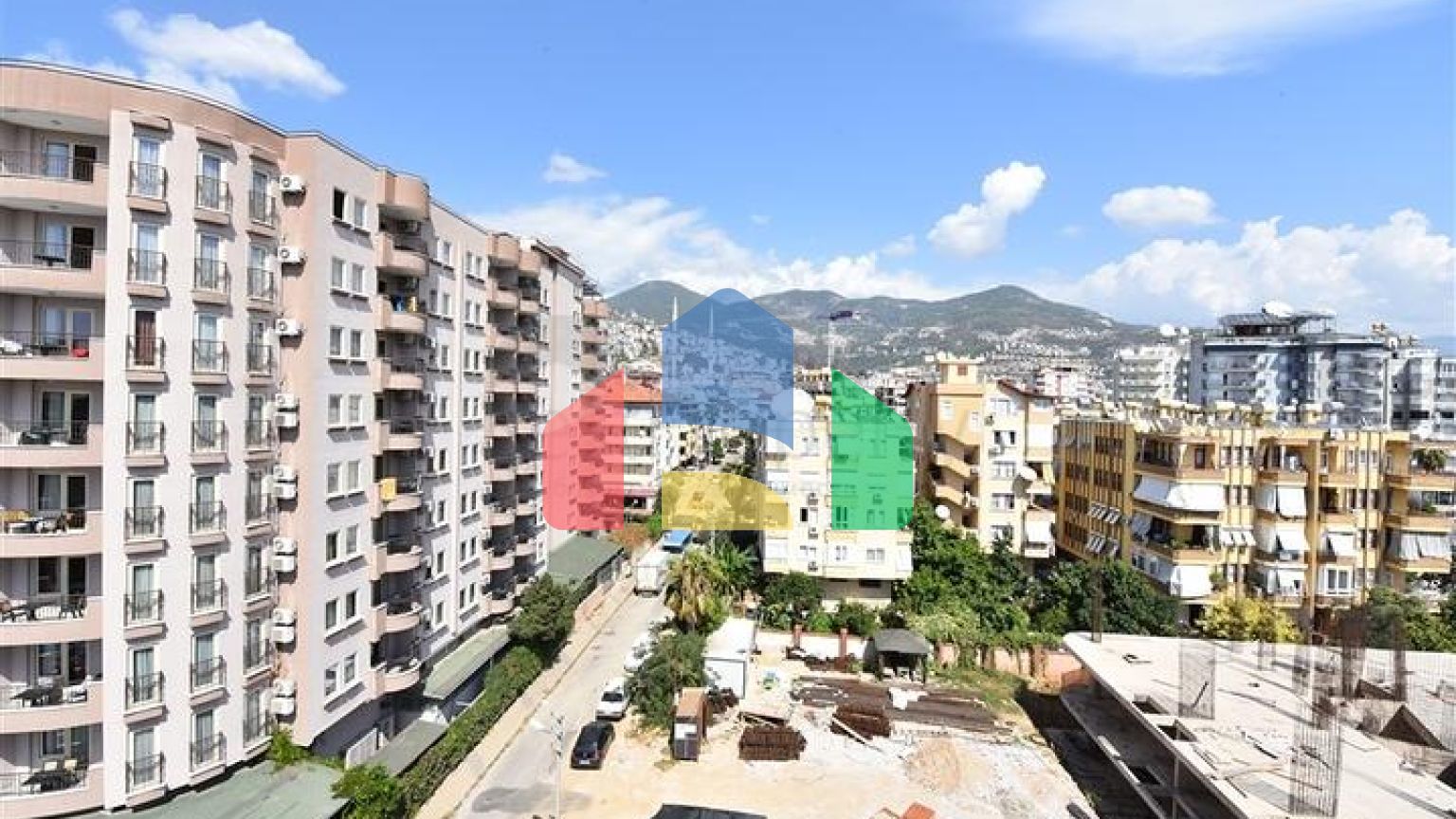 Шикарний пентхаус плануванням 2 + 1 на Клеопатрі