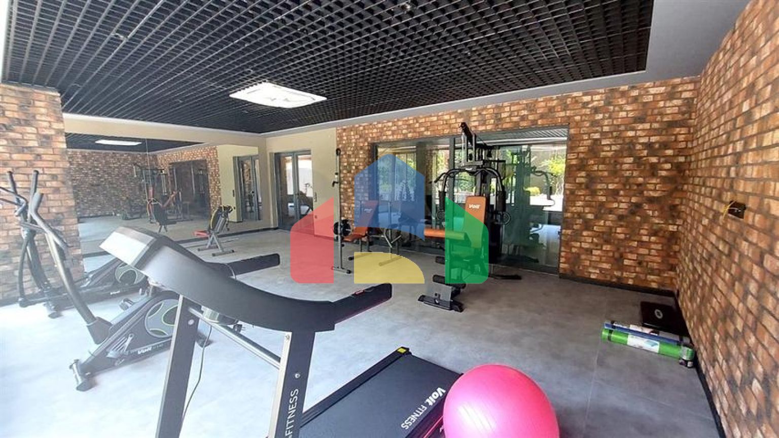 Шикарний пентхаус плануванням 2 + 1 на Клеопатрі