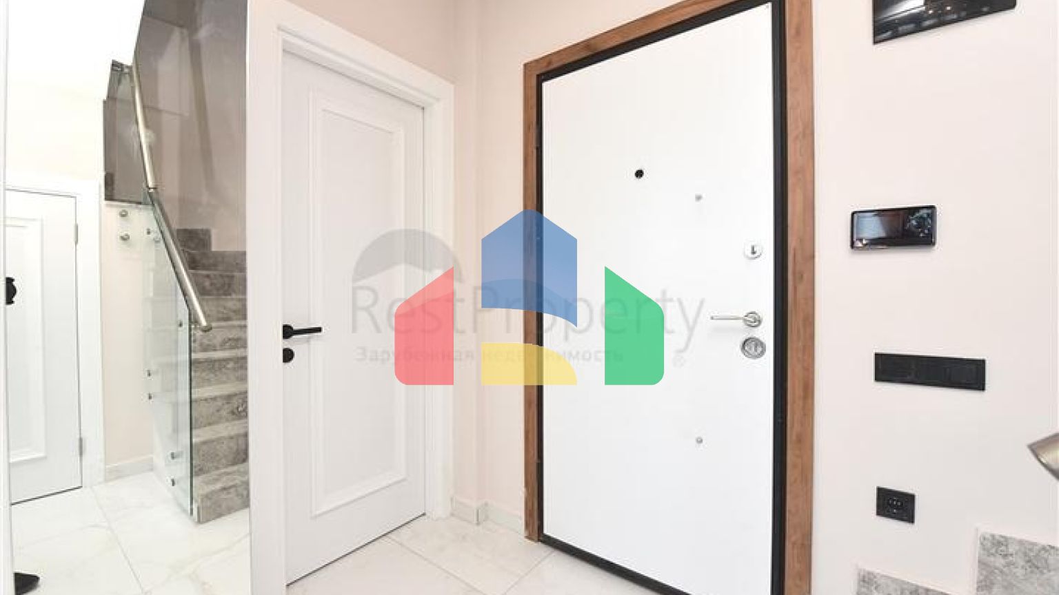 Шикарний пентхаус плануванням 2 + 1 на Клеопатрі