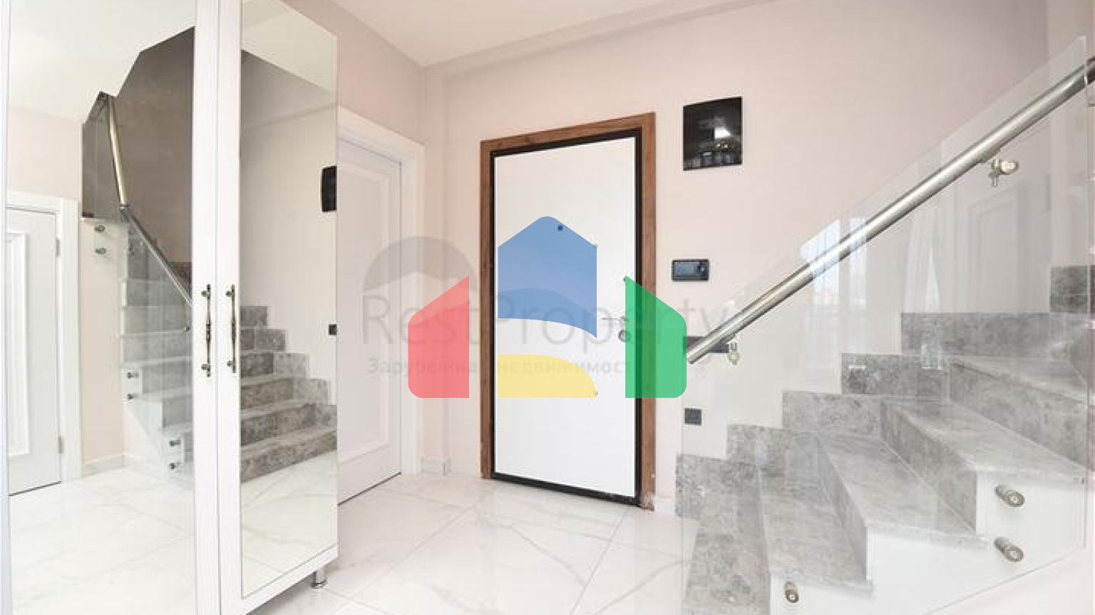 Шикарний пентхаус плануванням 2 + 1 на Клеопатрі