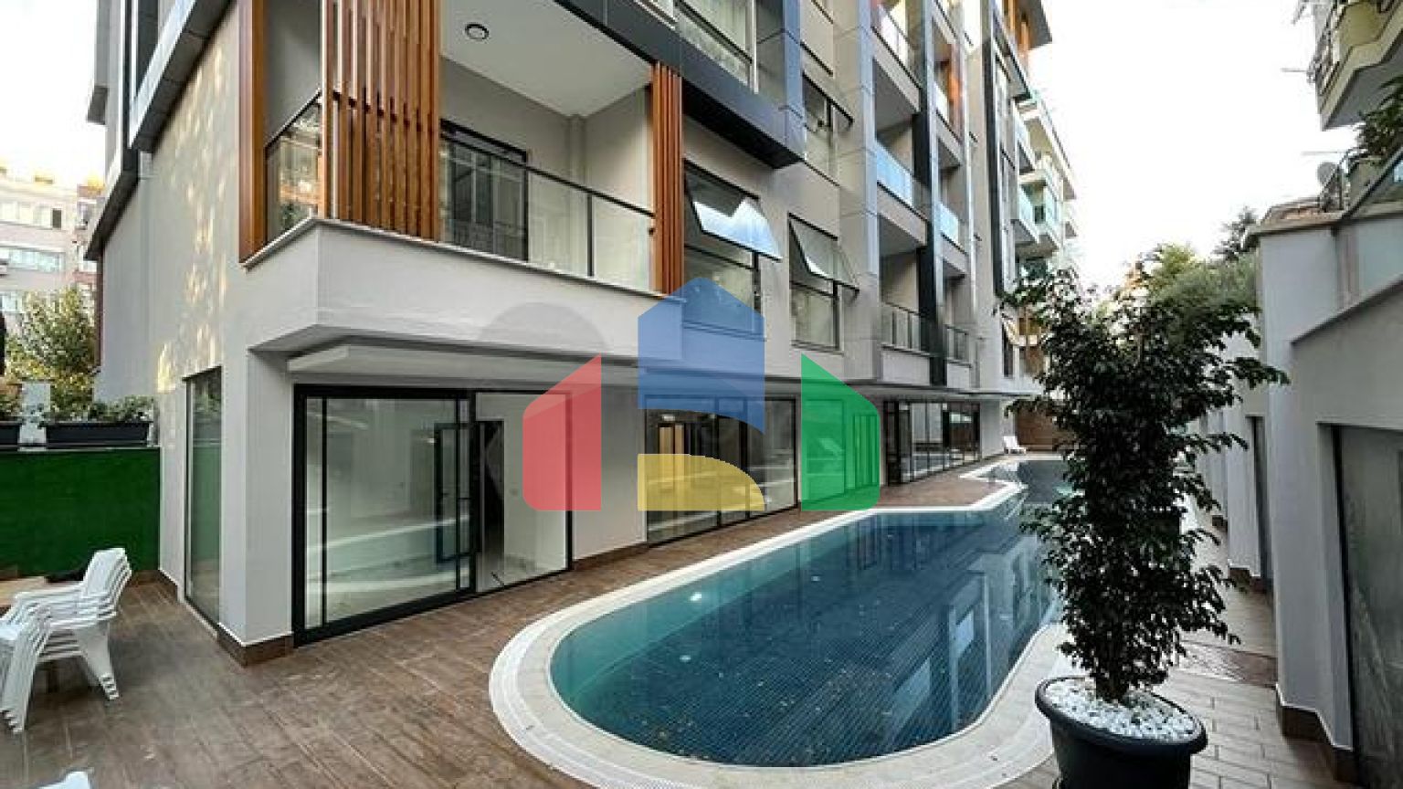 Затишна квартира 1 + 1 в центрі Аланії