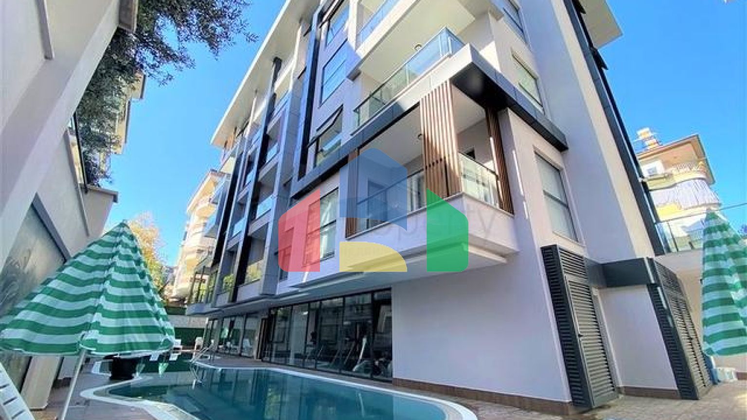 Затишна квартира 1 + 1 в центрі Аланії