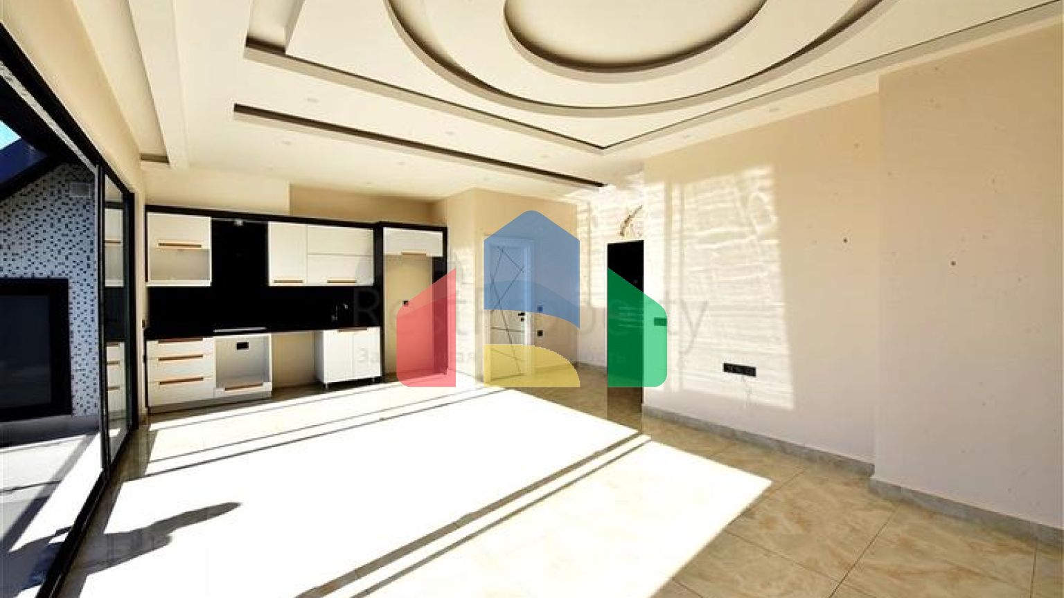 Пентхаус 2 + 1 з видом на море на Клеопатрі