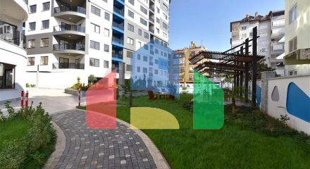 Пентхаус 2 + 1 з видом на море на Клеопатрі