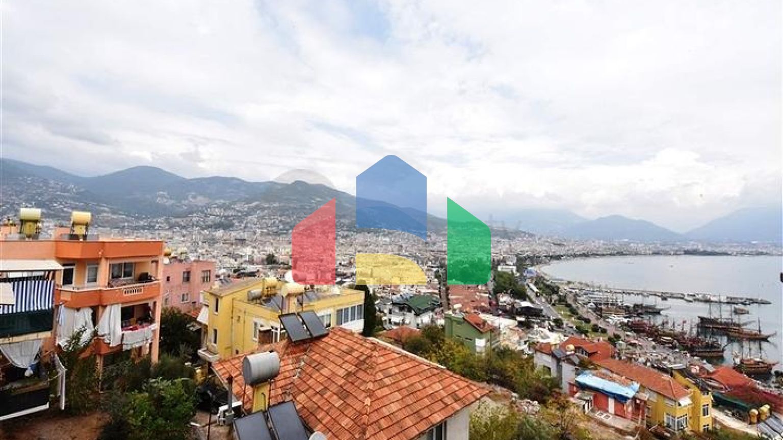 Продается пентхаус 3+1 на крепости в Алании