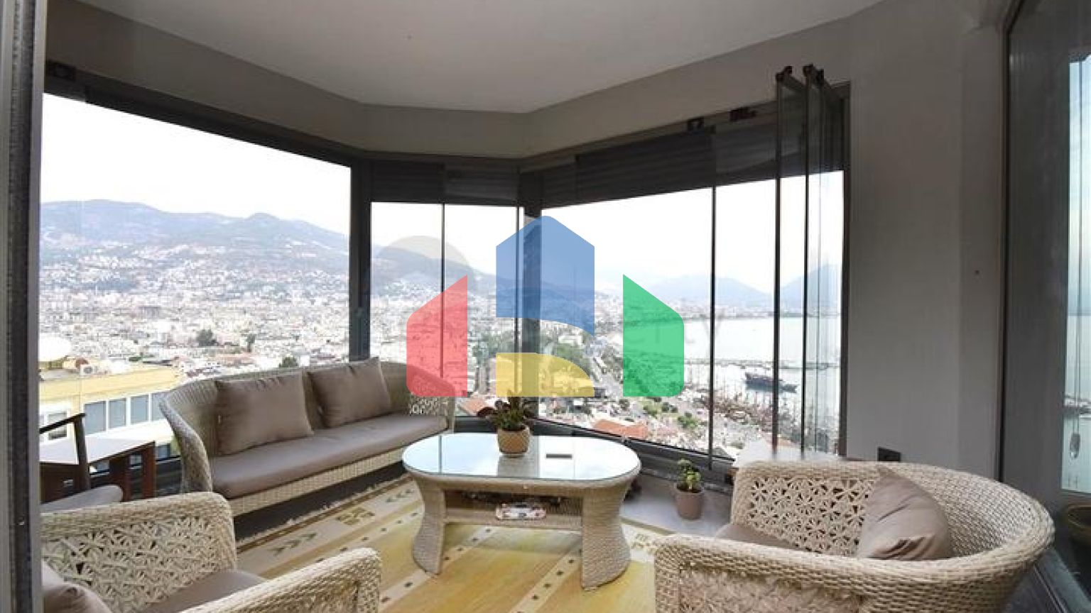 Продается пентхаус 3+1 на крепости в Алании