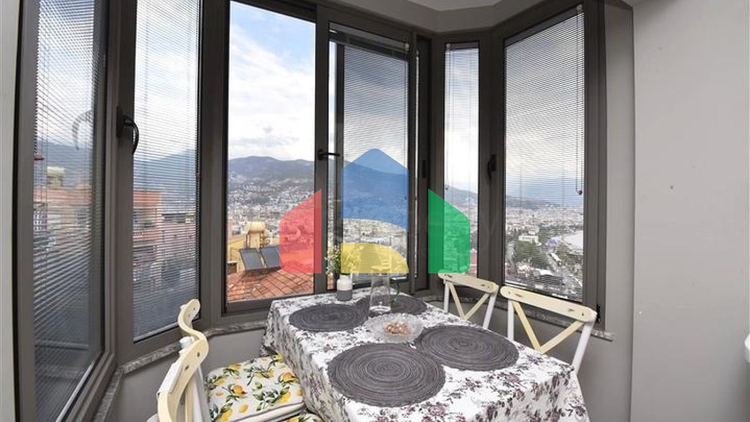 Продается пентхаус 3+1 на крепости в Алании