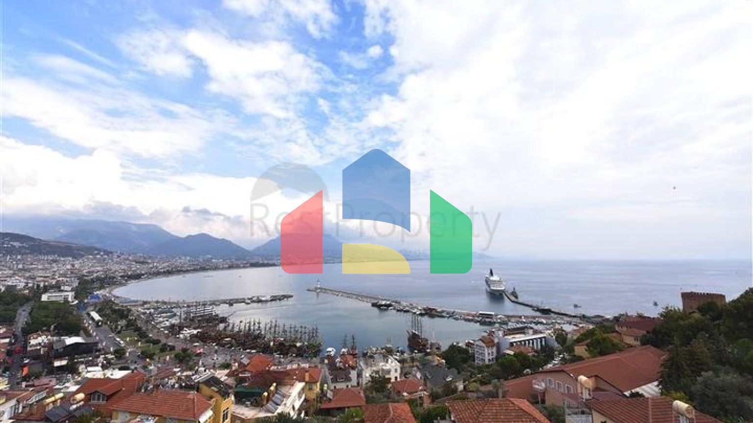 Продается пентхаус 3+1 на крепости в Алании