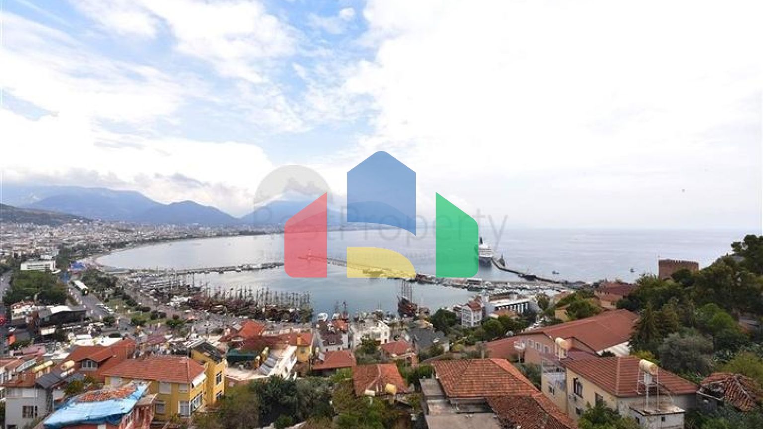 Продается пентхаус 3+1 на крепости в Алании