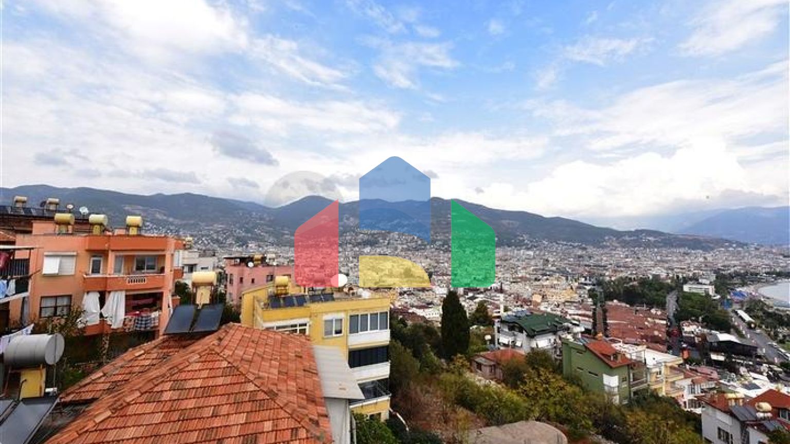 Продается пентхаус 3+1 на крепости в Алании