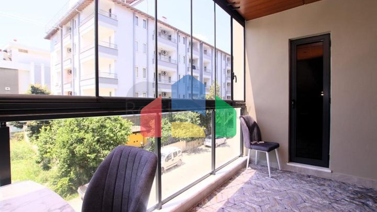 Меблированная квартира 1+1 в новом комплексе на Клеопатре