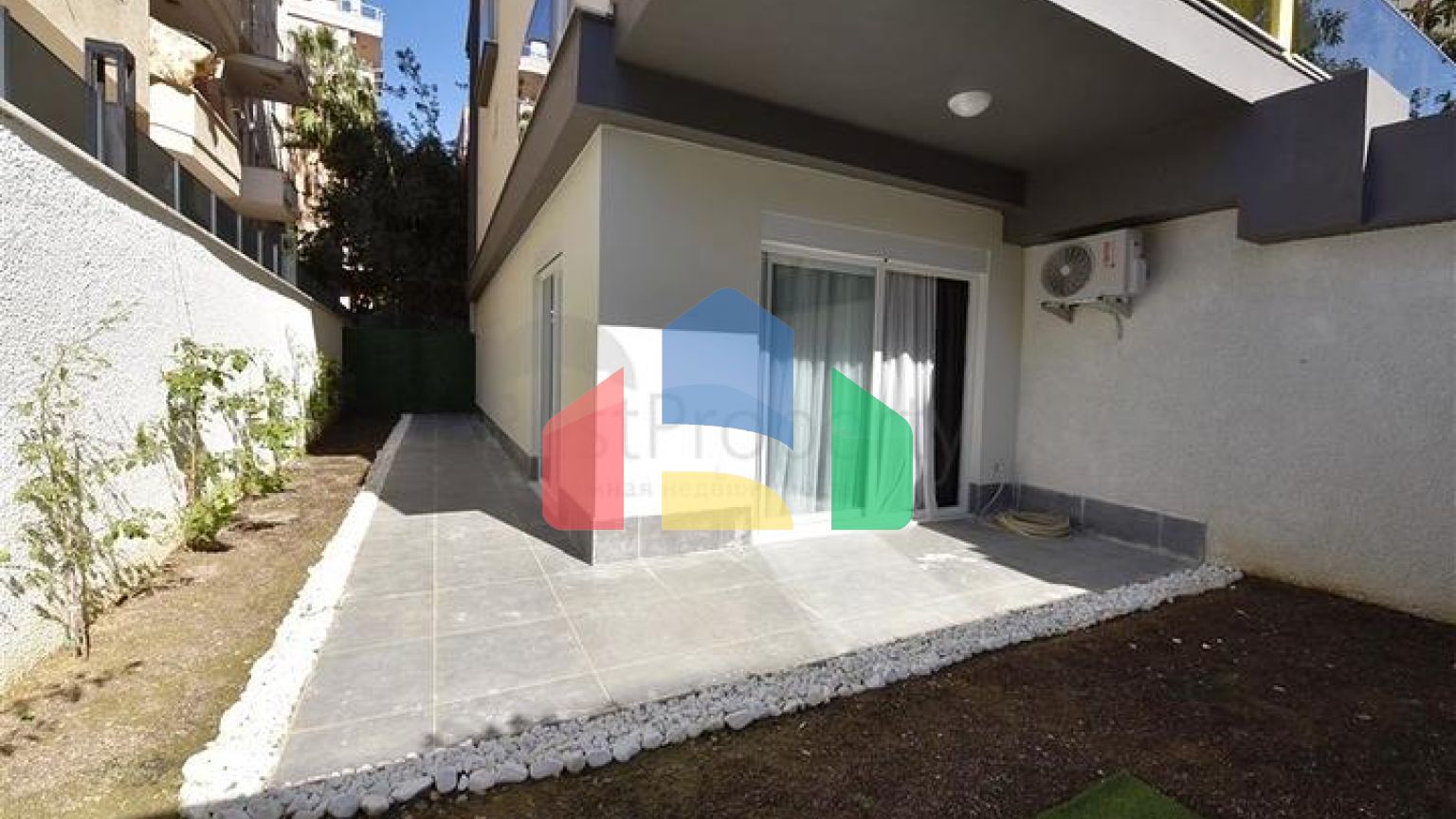 Садовий дуплекс в центрі Аланії