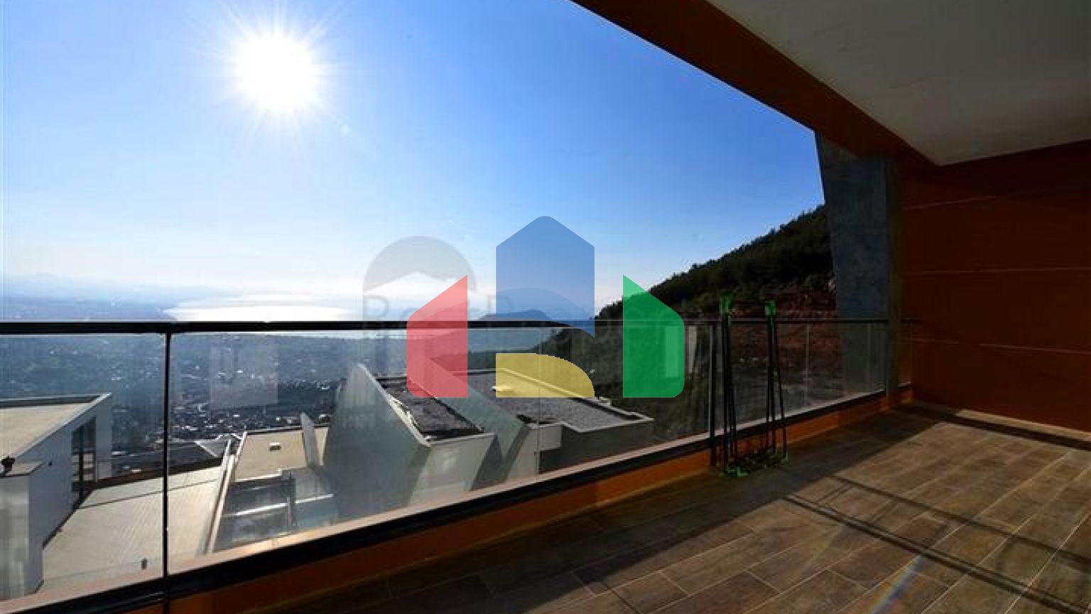 Шикарная меблированная вилла планировкой 5+1 в центре Алании