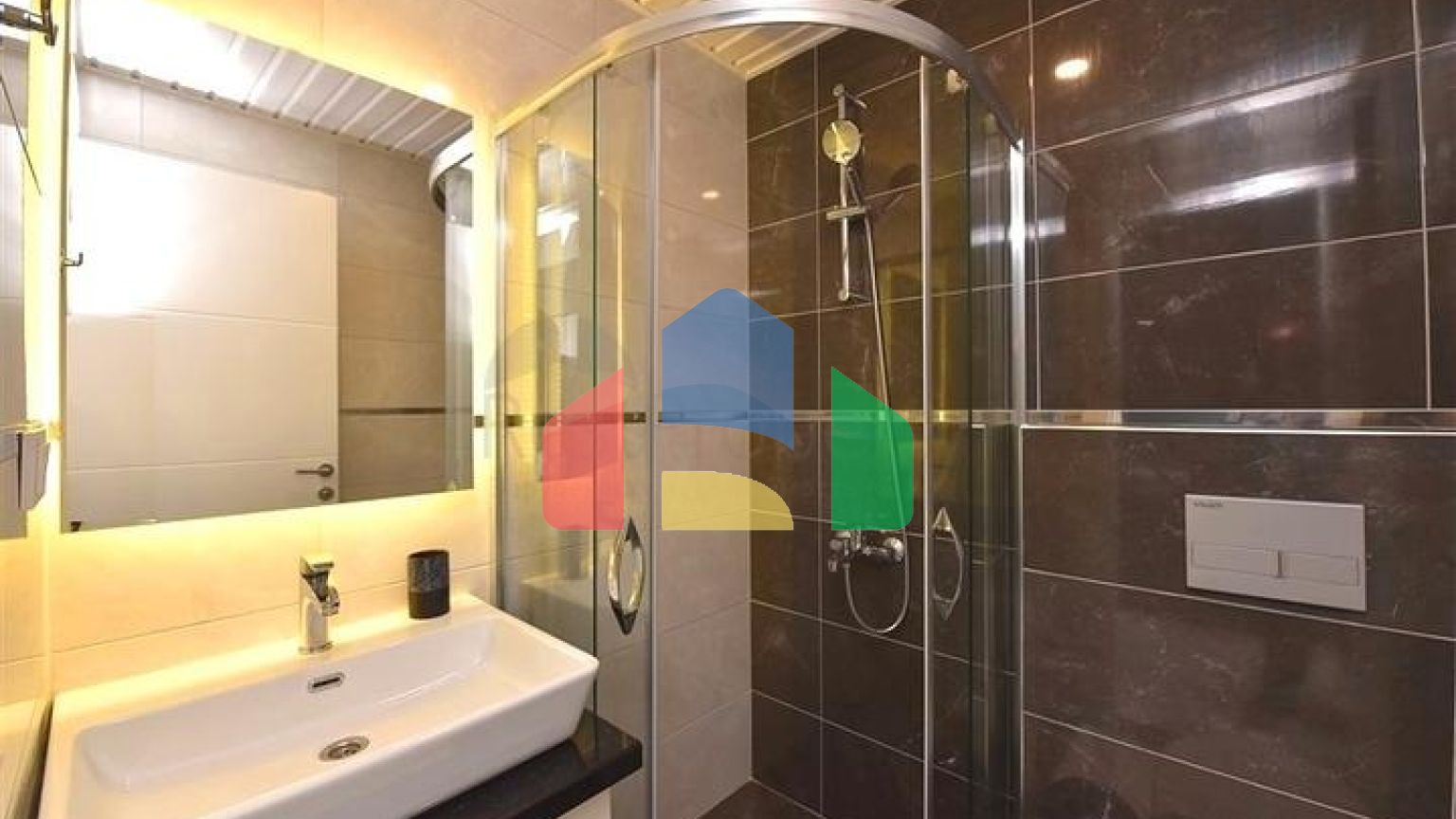 Шикарная меблированная вилла планировкой 5+1 в центре Алании