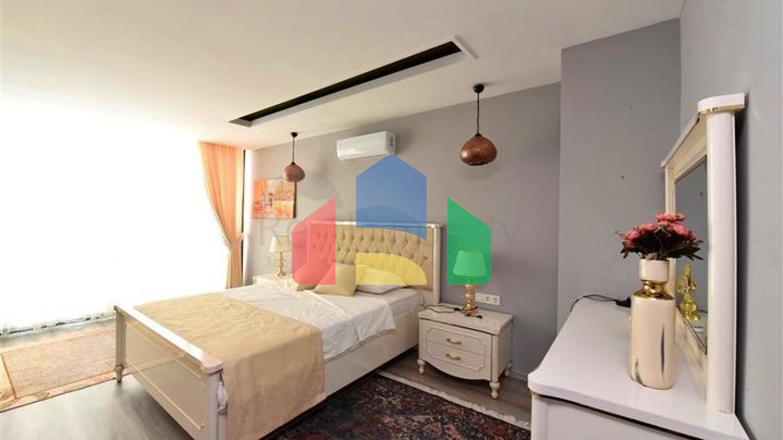 Шикарная меблированная вилла планировкой 5+1 в центре Алании