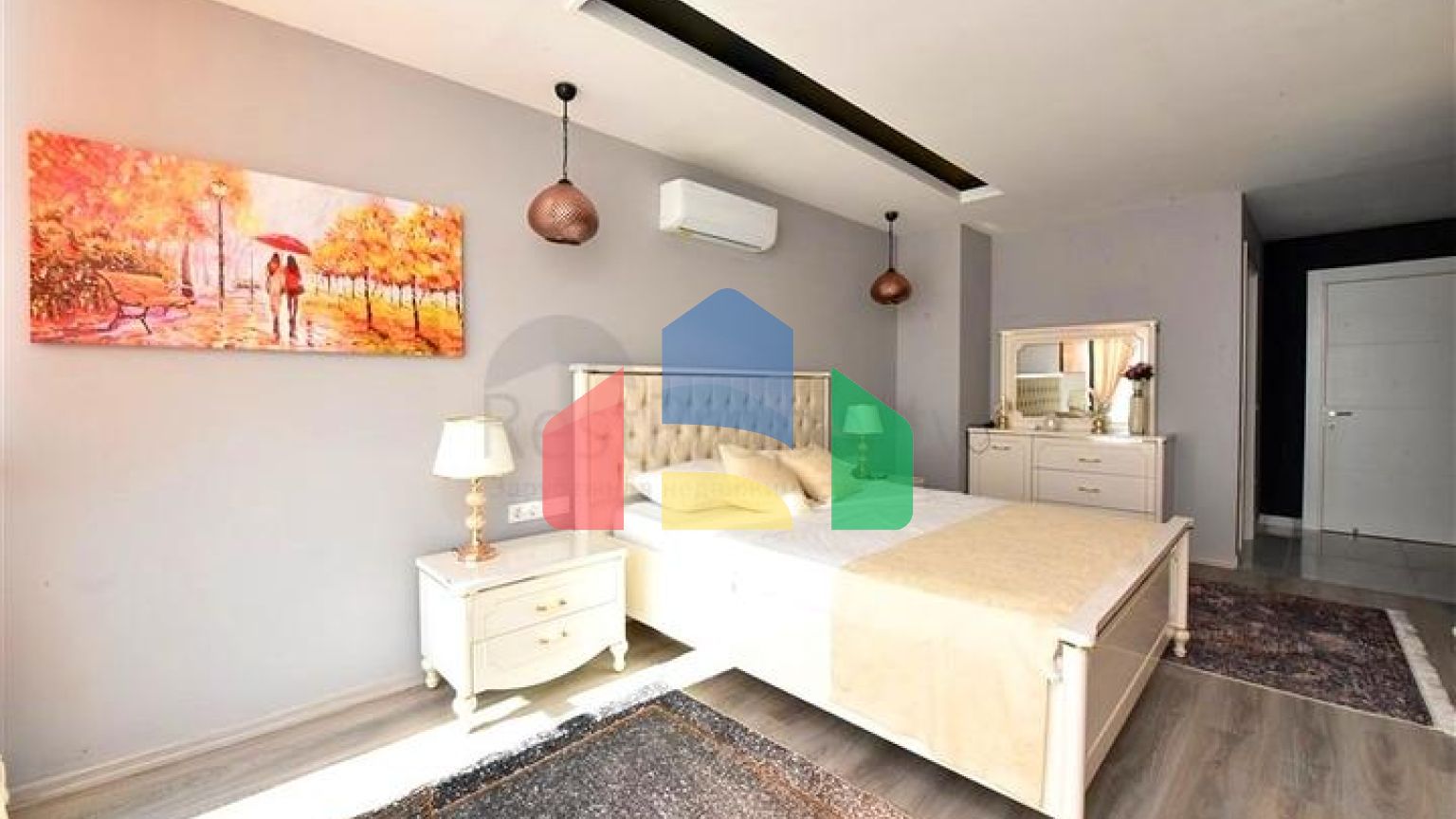 Шикарная меблированная вилла планировкой 5+1 в центре Алании